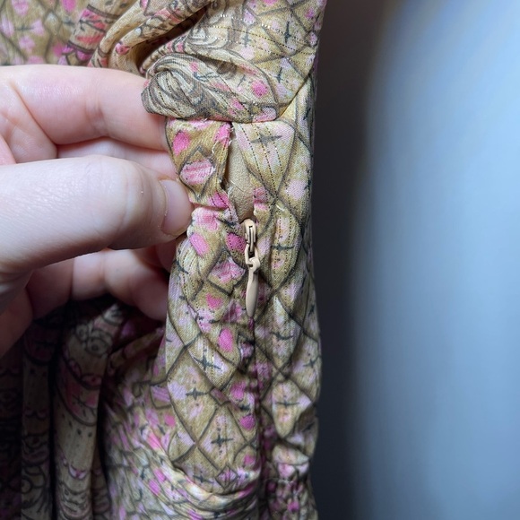 House of Harlow 1960 Women’s Shona Joy Metallic Shimmer Peasant Dress S - Picture 8 of 10